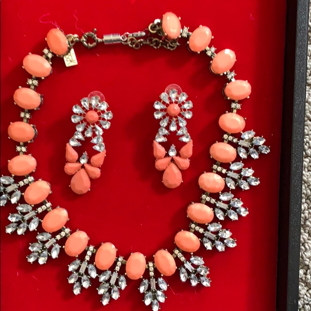 Coral/crystal statement necklace/matching earrings